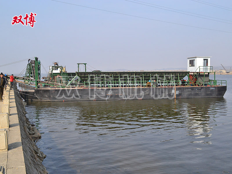 100噸輸送帶式運(yùn)輸船